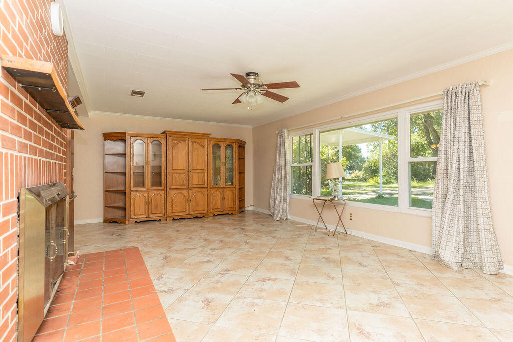 SINGLE FAM (000100) - Residential