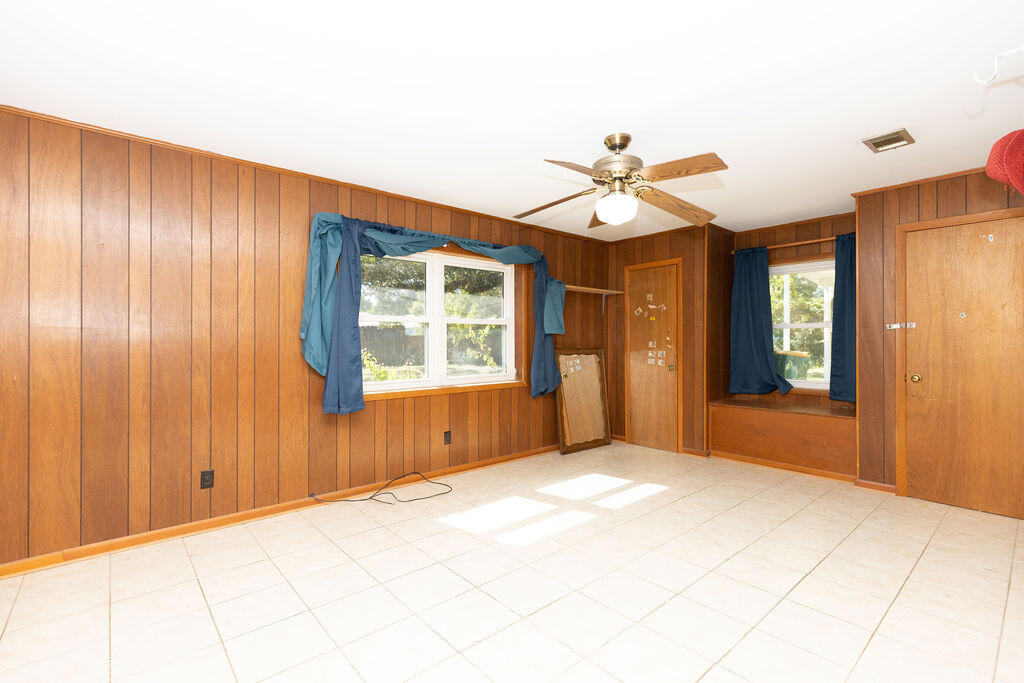 SINGLE FAM (000100) - Residential