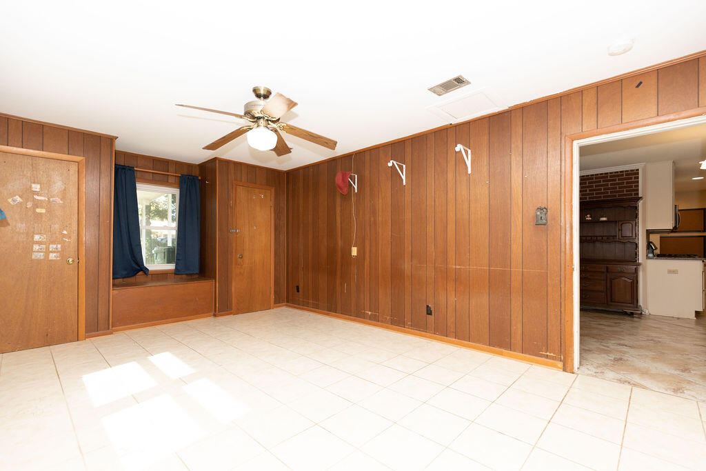 SINGLE FAM (000100) - Residential