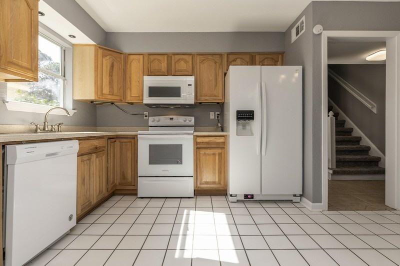 CANDLEWOOD VILLAGE LOT 12 BLK A - Residential