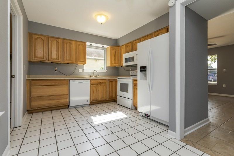CANDLEWOOD VILLAGE LOT 12 BLK A - Residential