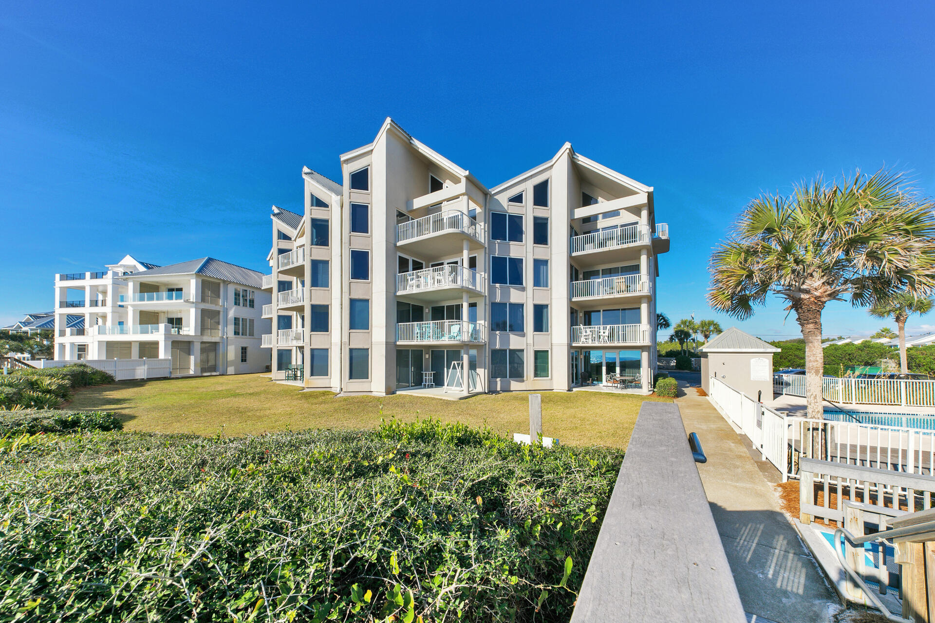 TRANQUILLITY ON THE BEACH - Residential