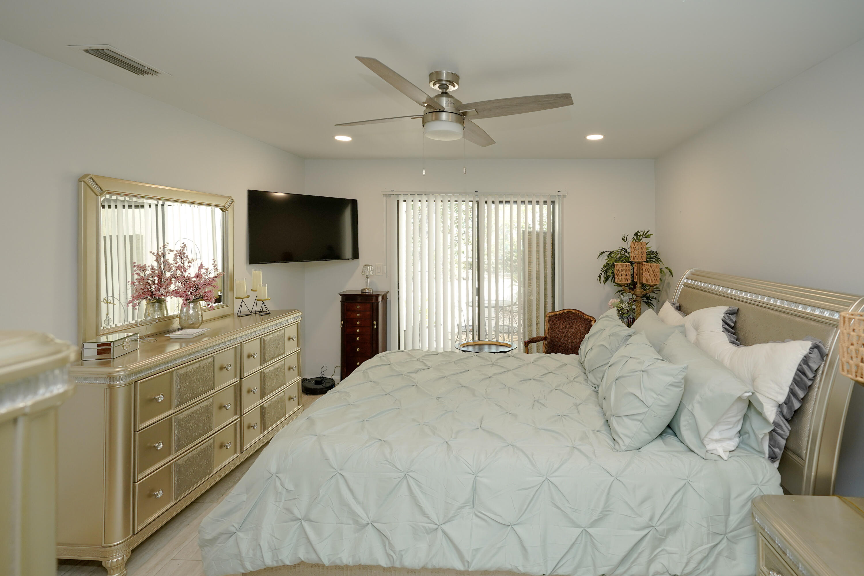 ROYAL OAK VILLAS BLUEWATER BAY - Residential