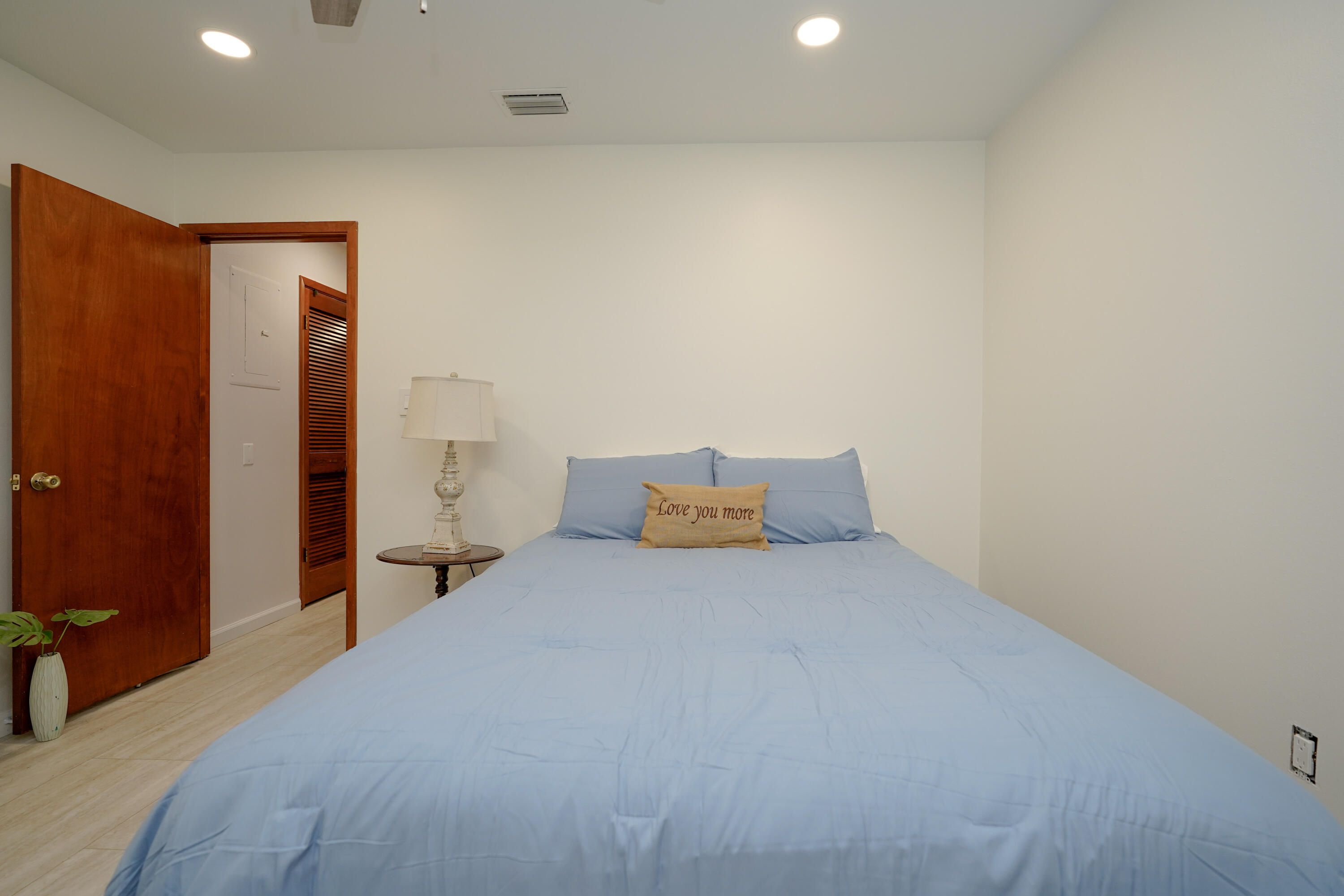 ROYAL OAK VILLAS BLUEWATER BAY - Residential