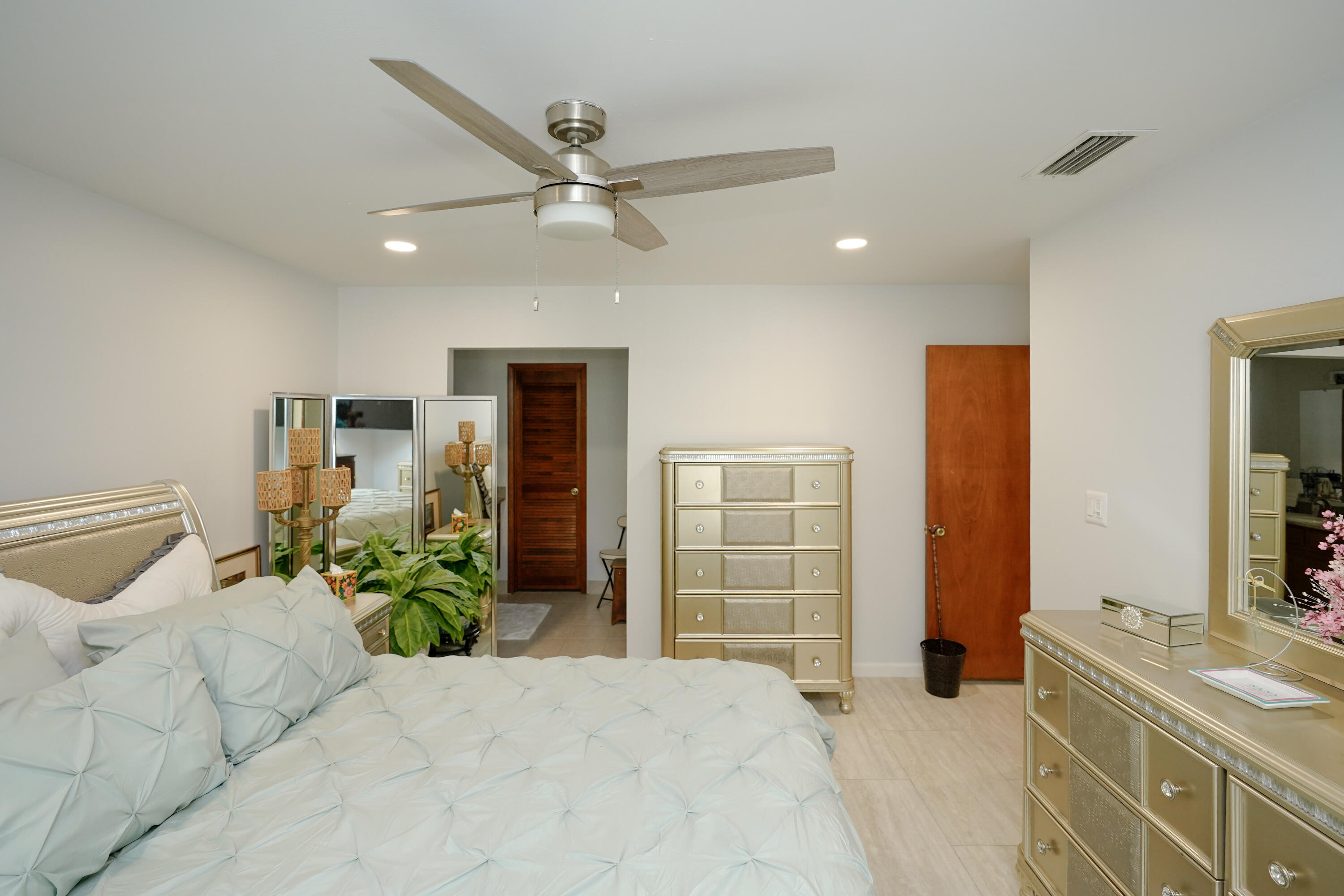 ROYAL OAK VILLAS BLUEWATER BAY - Residential