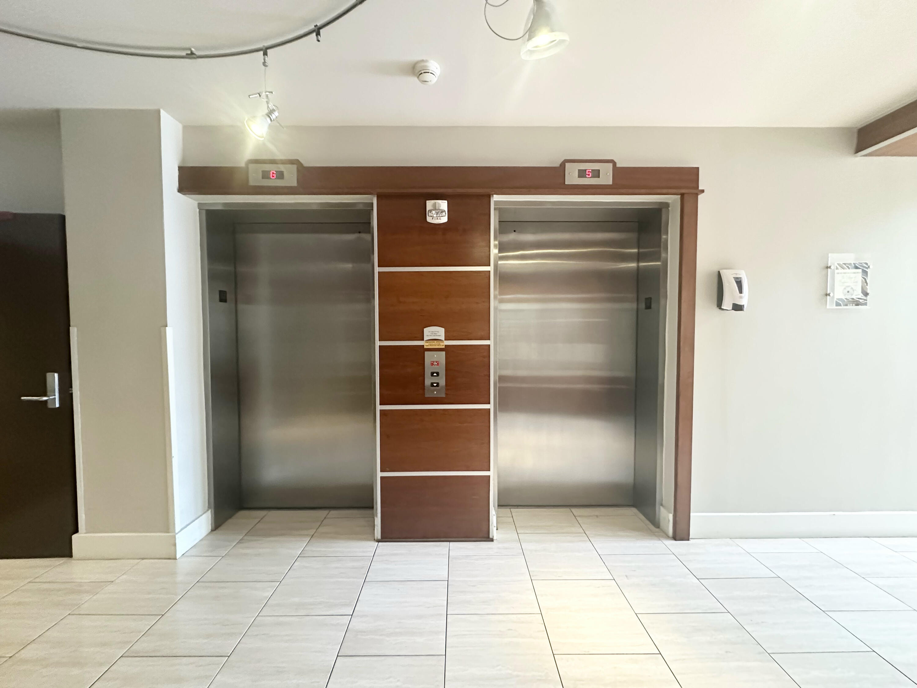 BAHIA CONDO - Residential