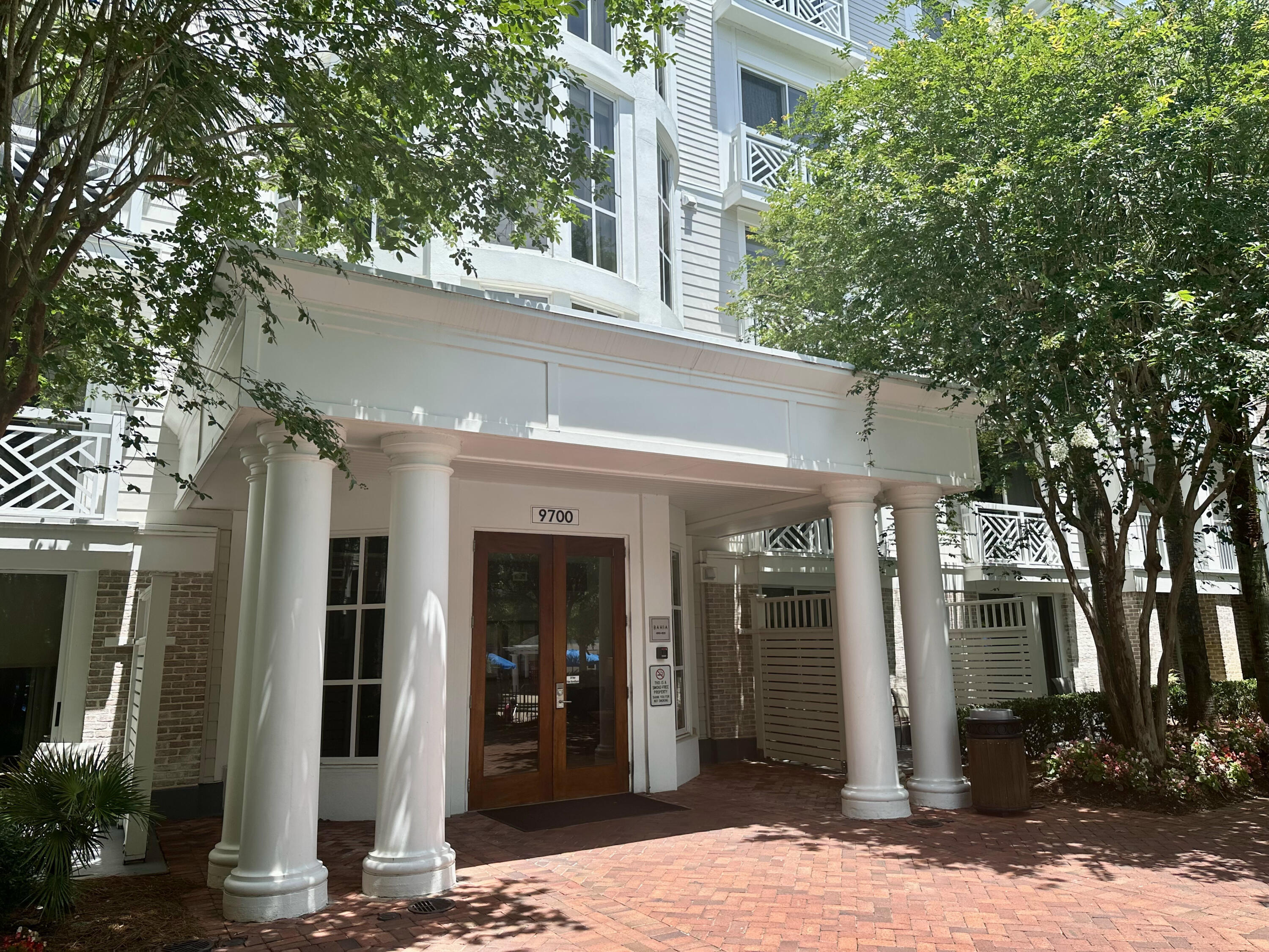 BAHIA CONDO - Residential