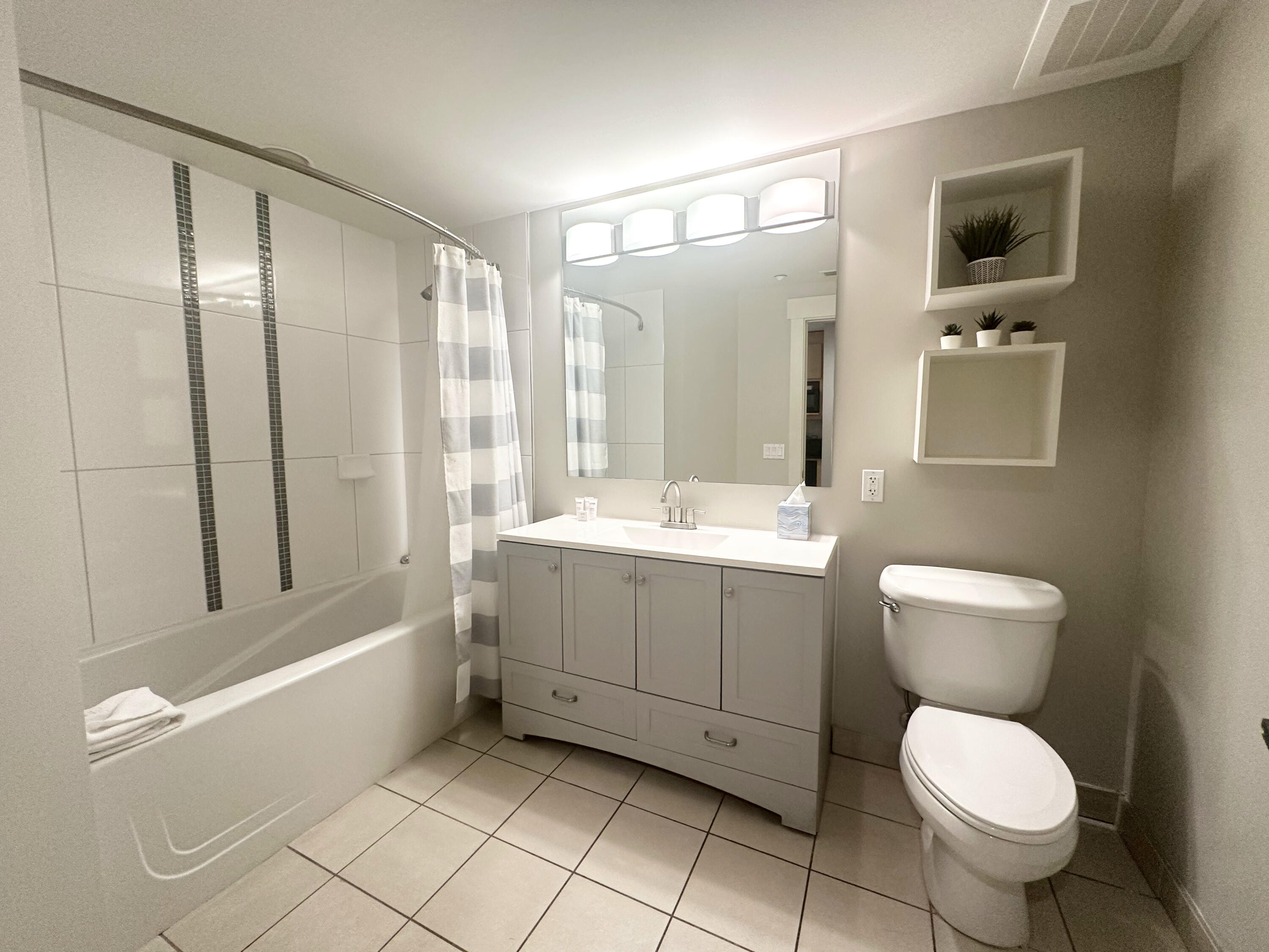 BAHIA CONDO - Residential