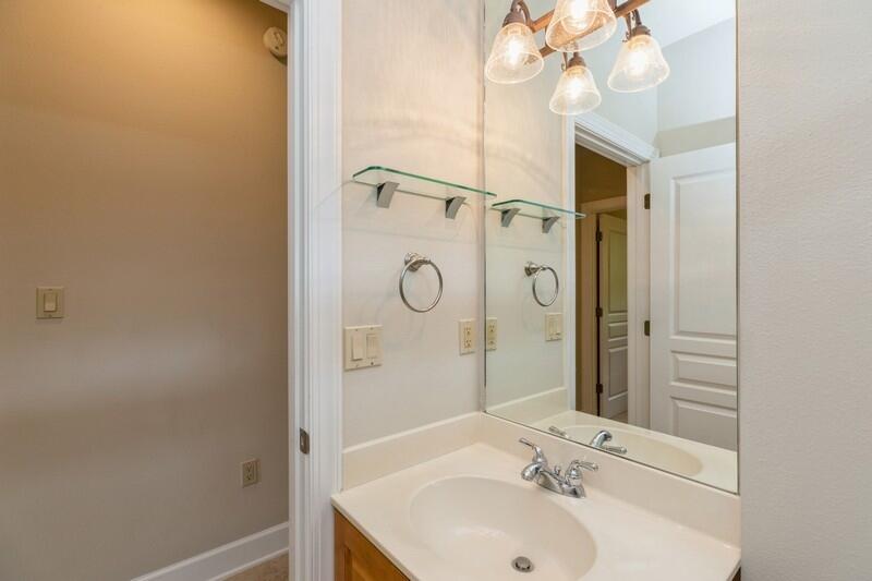 CHARDONNAY ESTATES - Residential