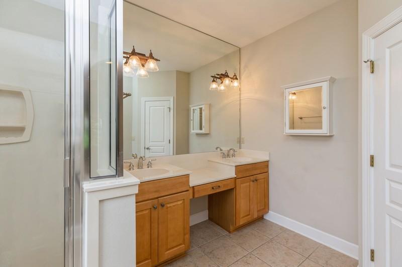 CHARDONNAY ESTATES - Residential