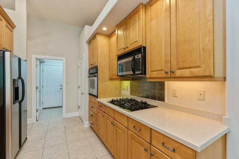 CHARDONNAY ESTATES - Residential