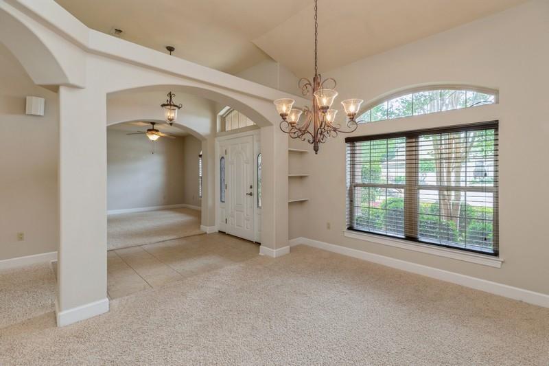 CHARDONNAY ESTATES - Residential