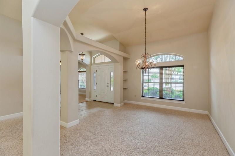 CHARDONNAY ESTATES - Residential