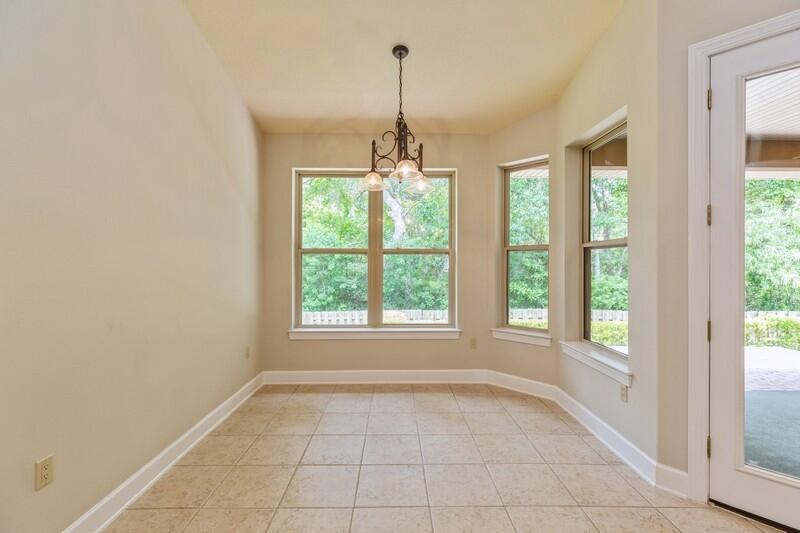 CHARDONNAY ESTATES - Residential