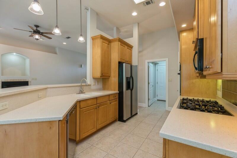 CHARDONNAY ESTATES - Residential