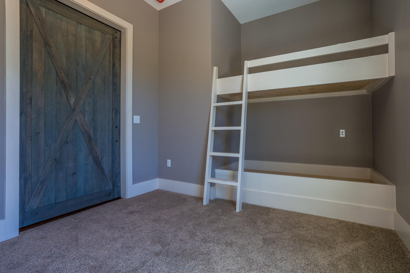 FRANGISTA BEACH 2ND ADDN - Residential