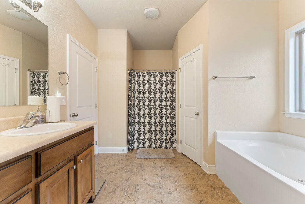 JAXSON ESTATES - Residential