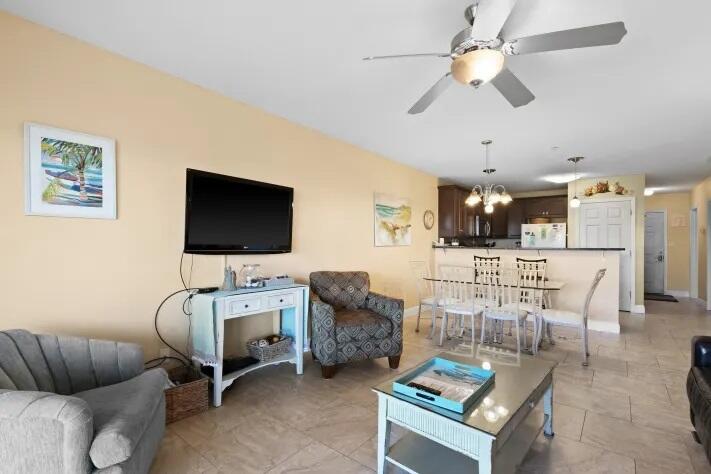 MARAVILLA CONDO 3 - Residential