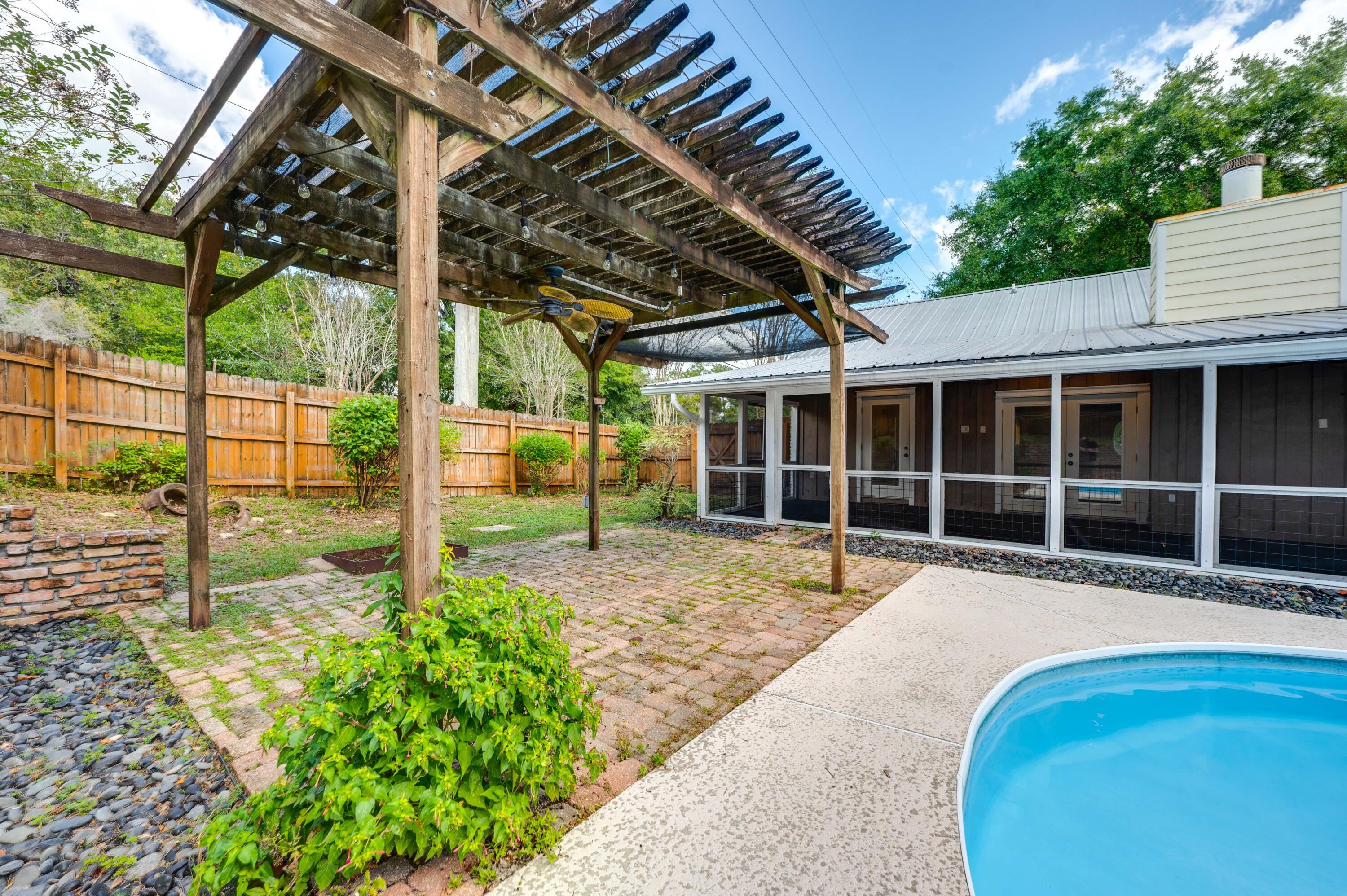 PINE FOREST S/D - Residential