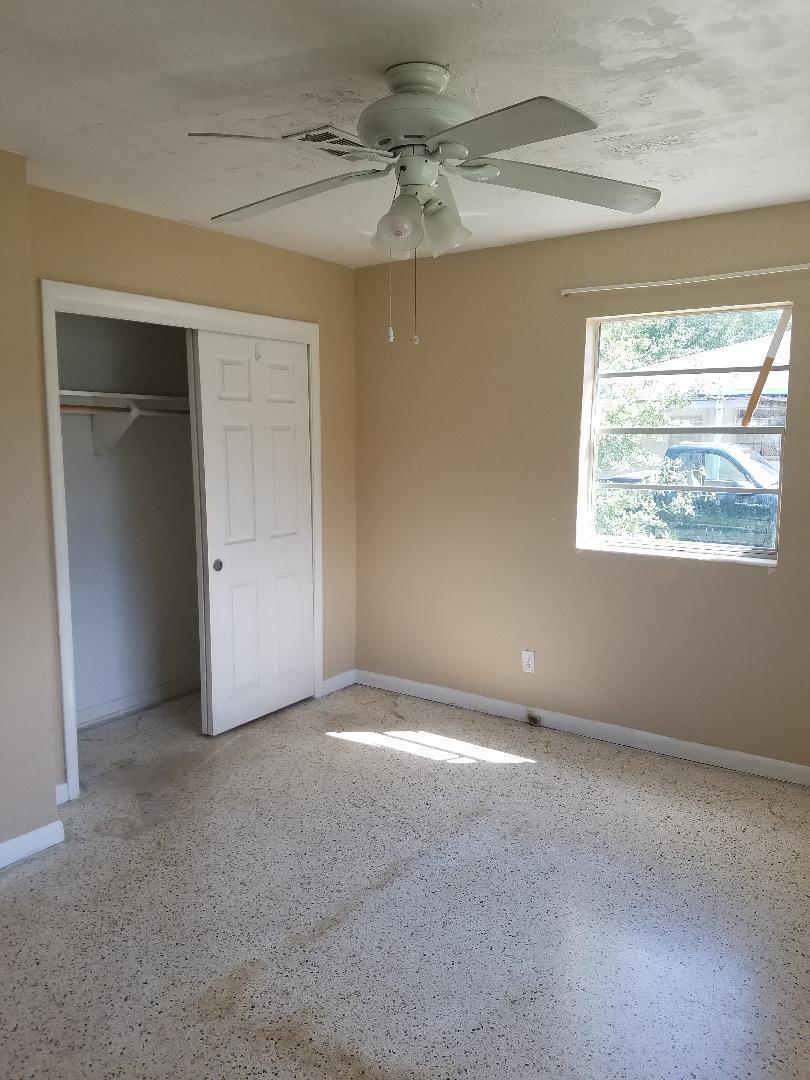 OAK TREE PARK - Residential