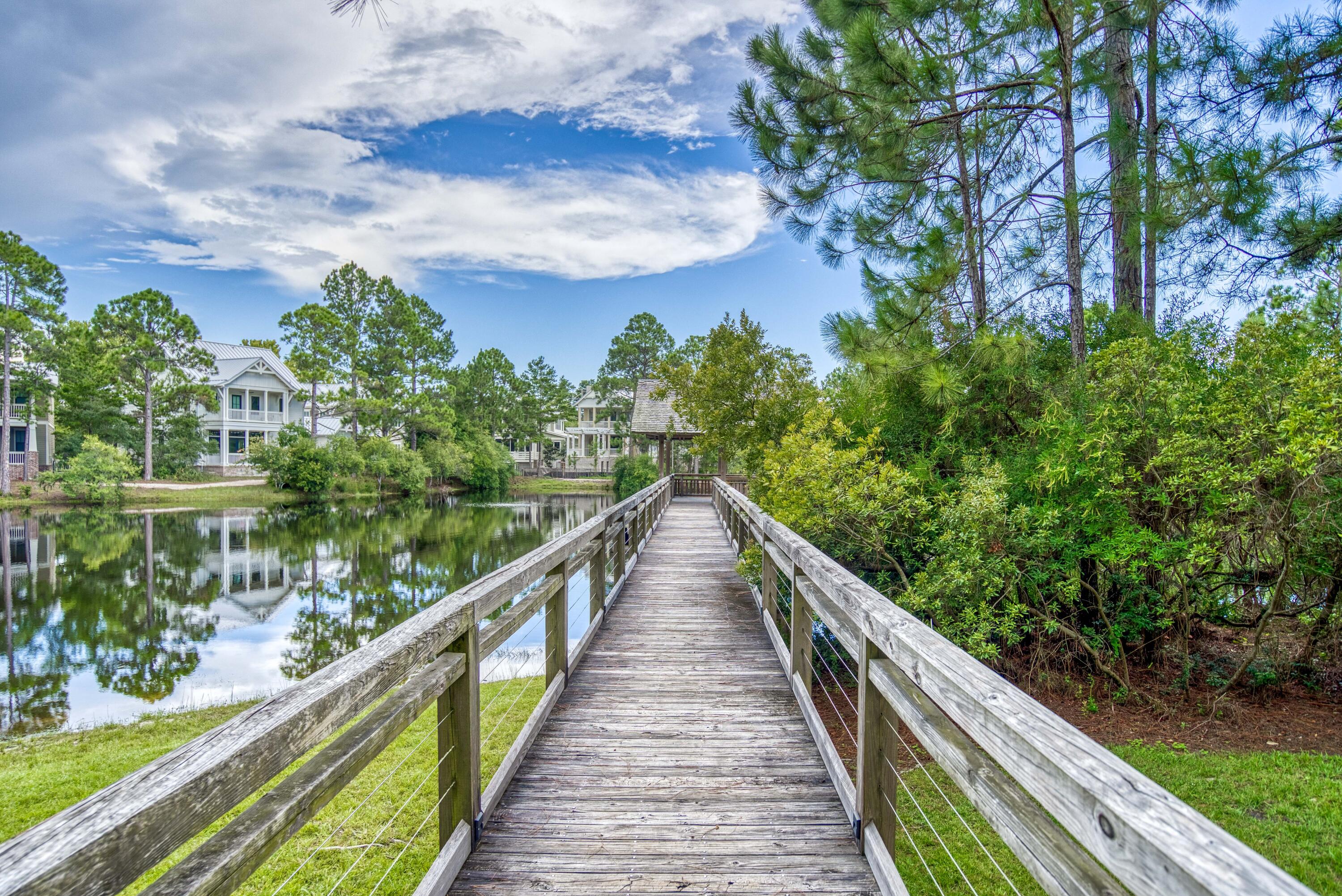 FOREST LAKES - Land