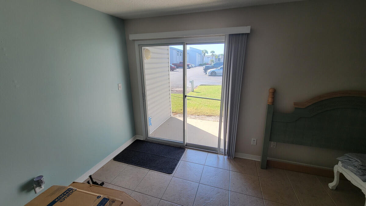 FINISTERRA CONDO - Residential