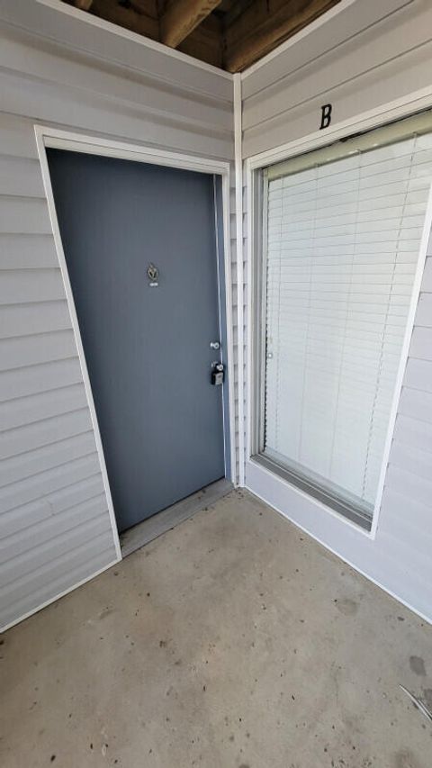 Photo of 101 Old Ferry Road #4b, Shalimar, FL 32579 (MLS # 985968) Photo of 101 Old Ferry Road #4b, Shalimar, FL 32579 (MLS # 985968)