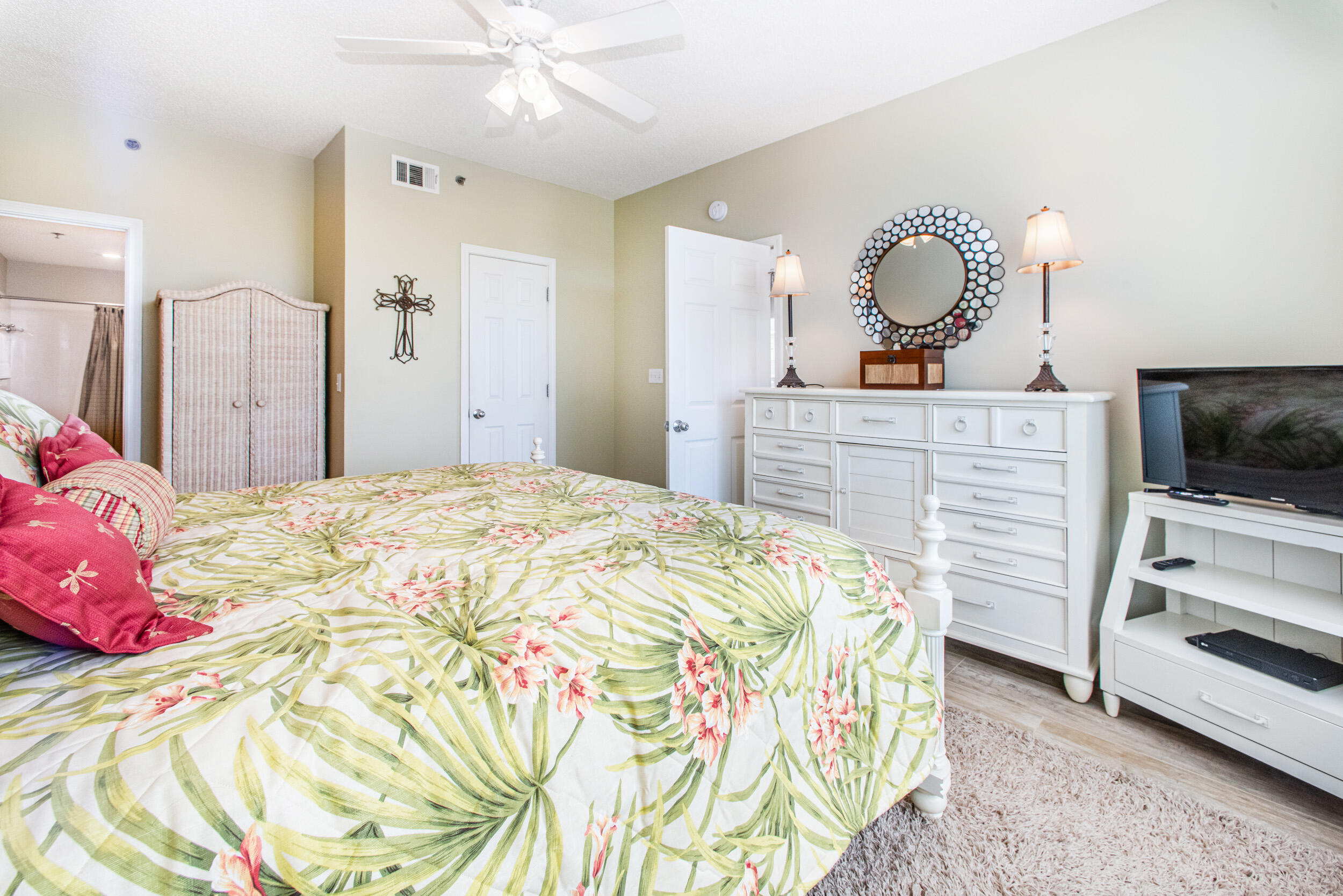 LEEWARD KEY - Residential