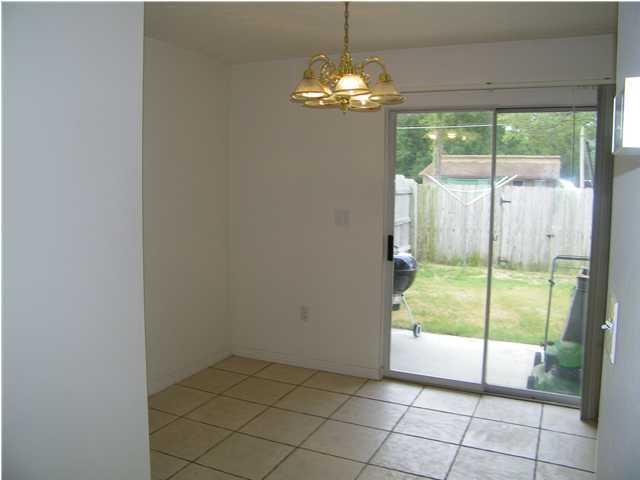 CHATELAINE ESTATES S/D - Residential Lease