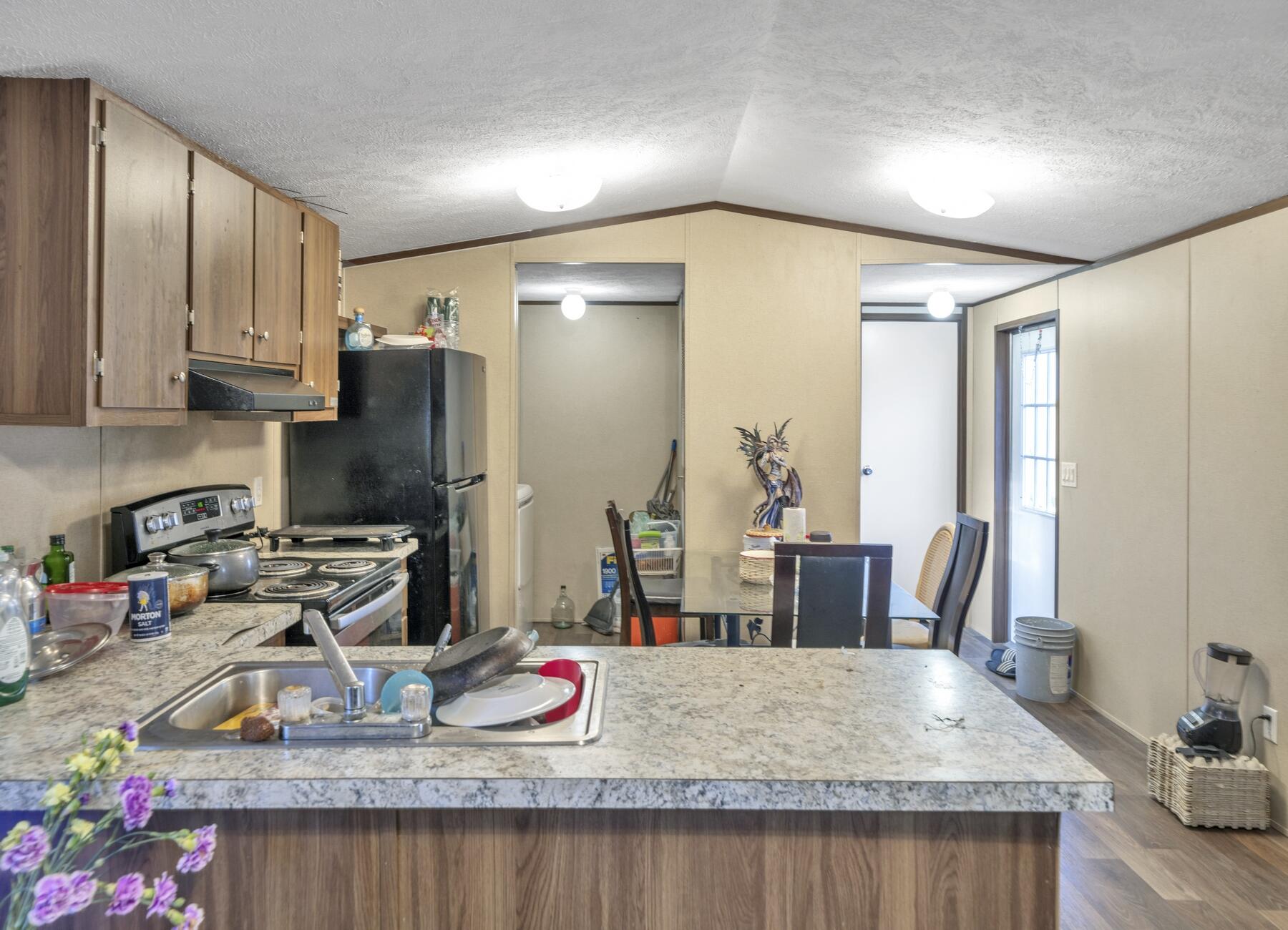 CREEKSIDE - Residential