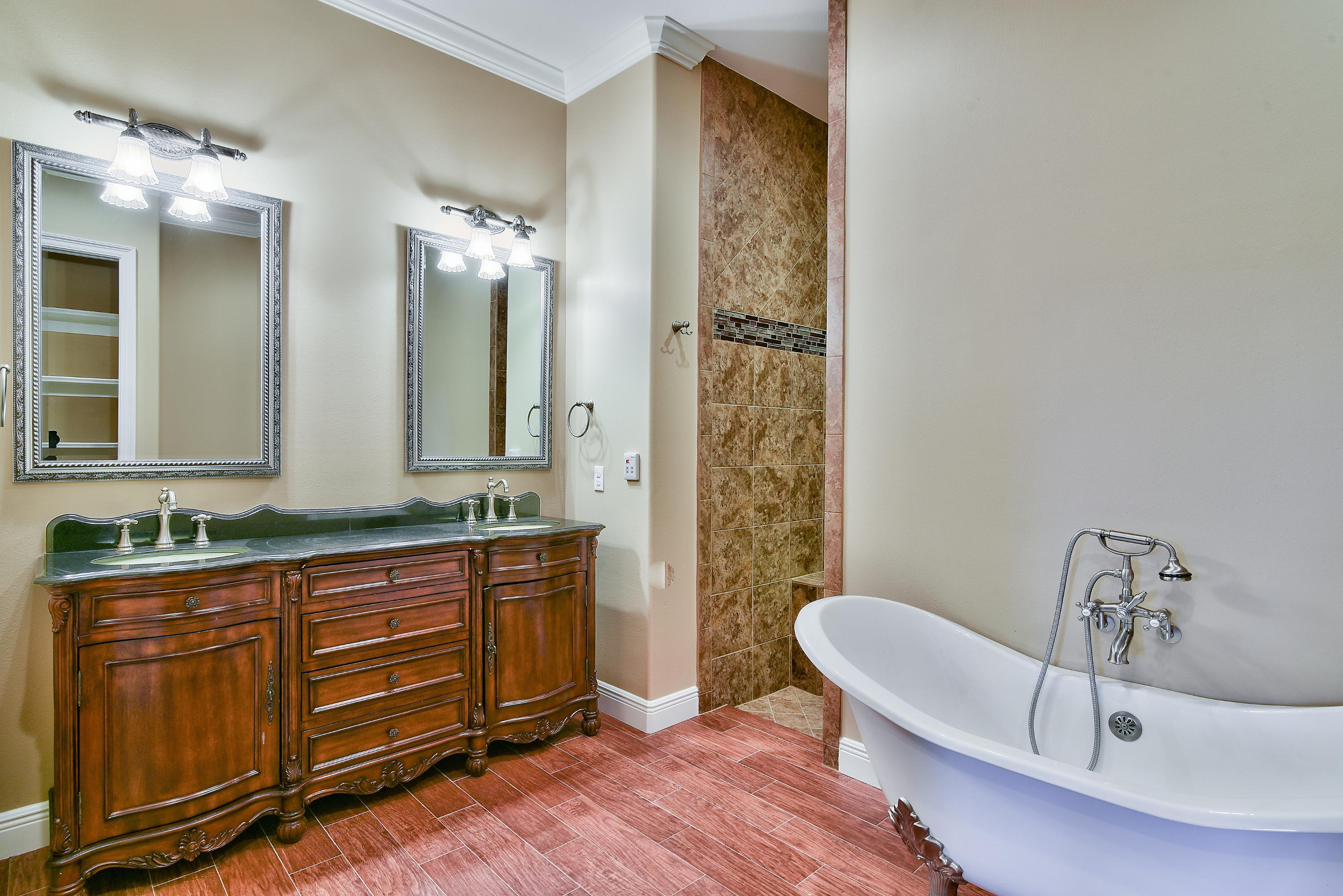 BAYTOWNE AVENUE - Residential