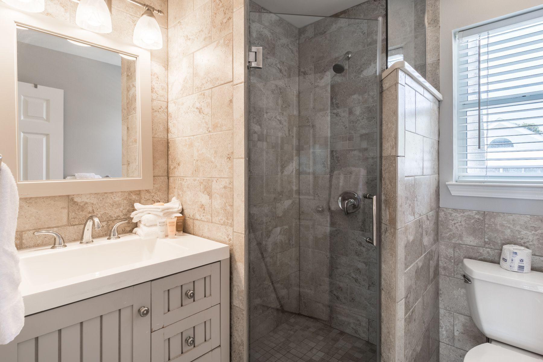 NANTUCKET COTTAGES - Residential