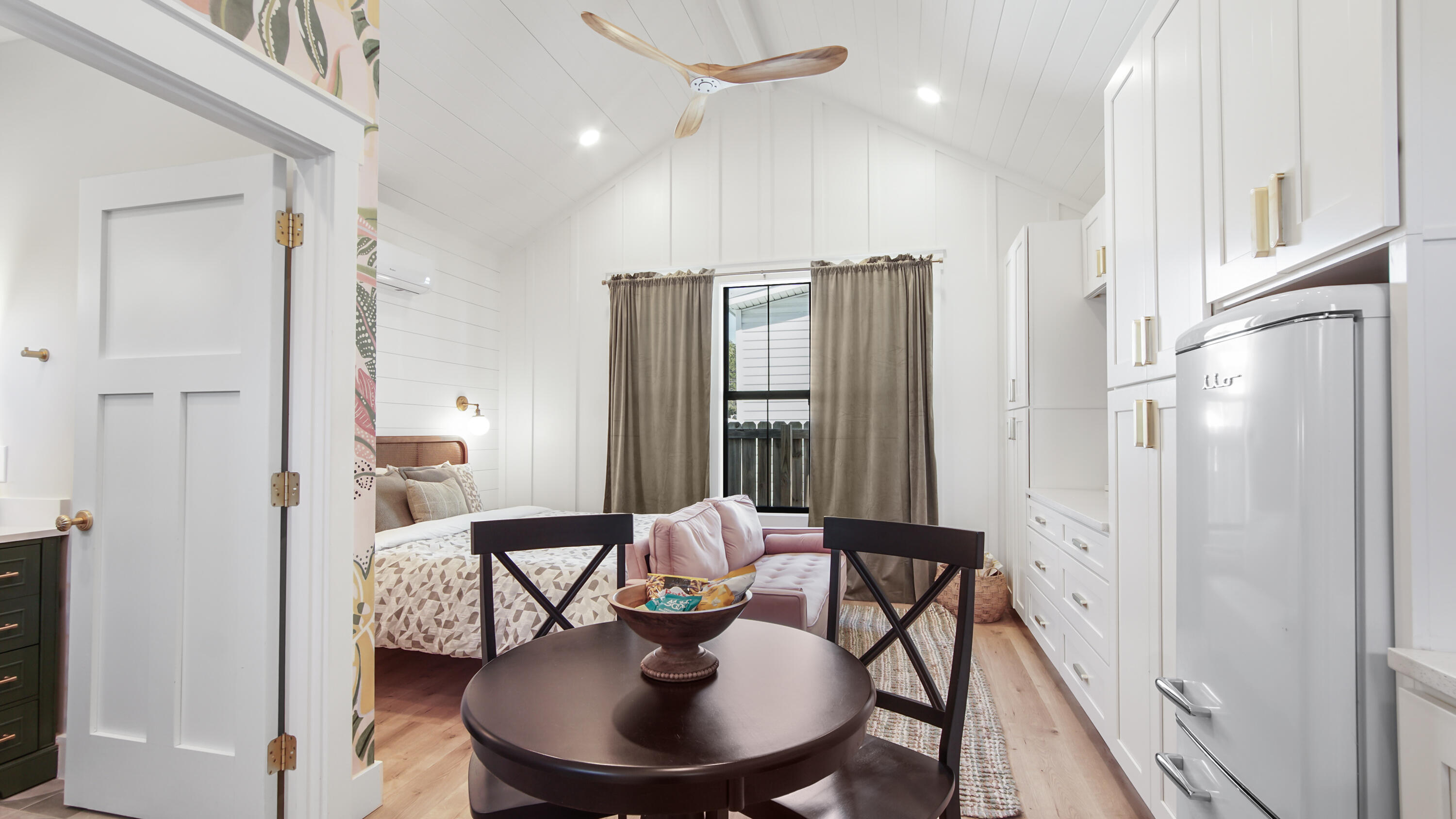 LAGUNA BEACH - Residential