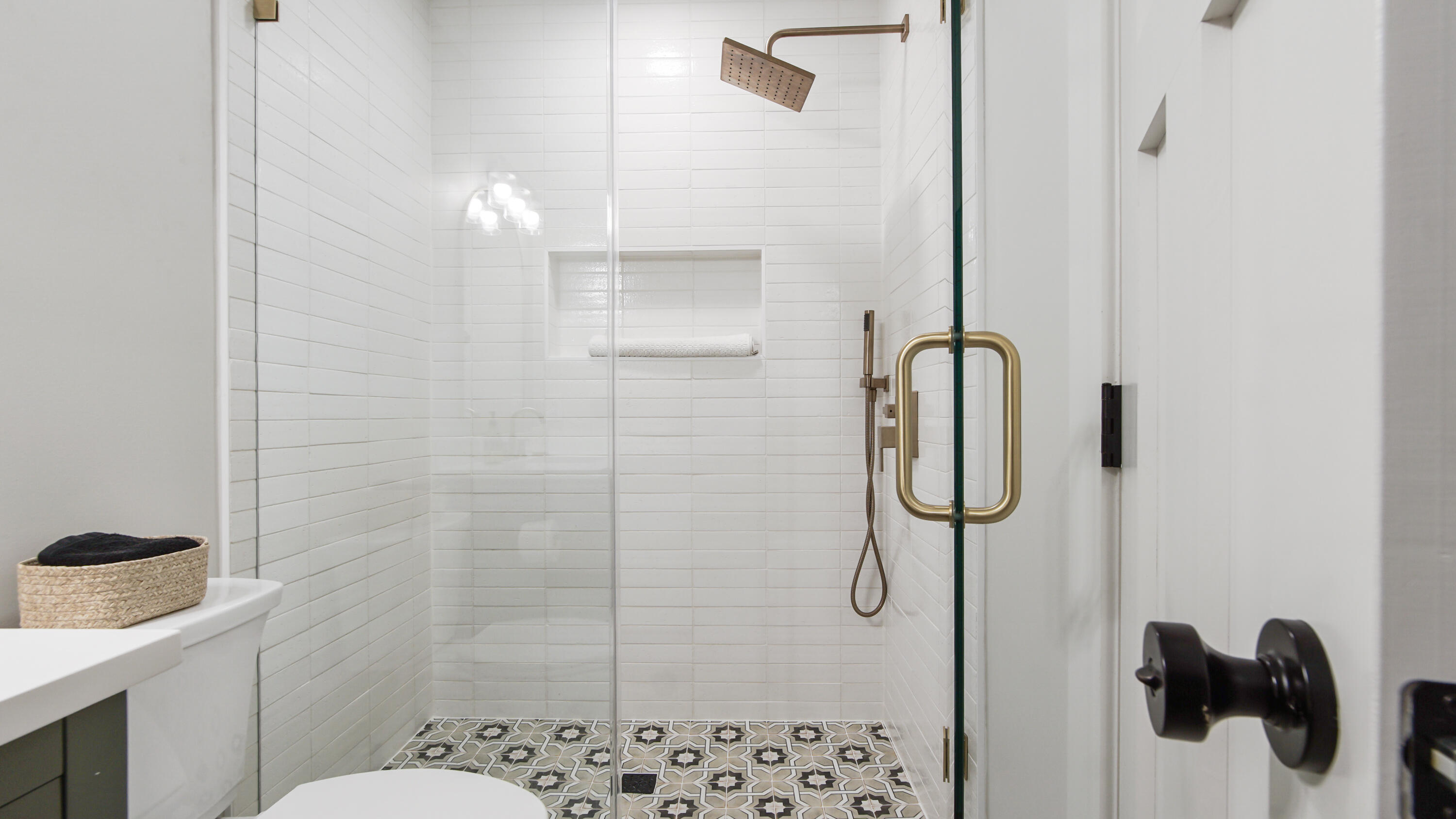 LAGUNA BEACH - Residential