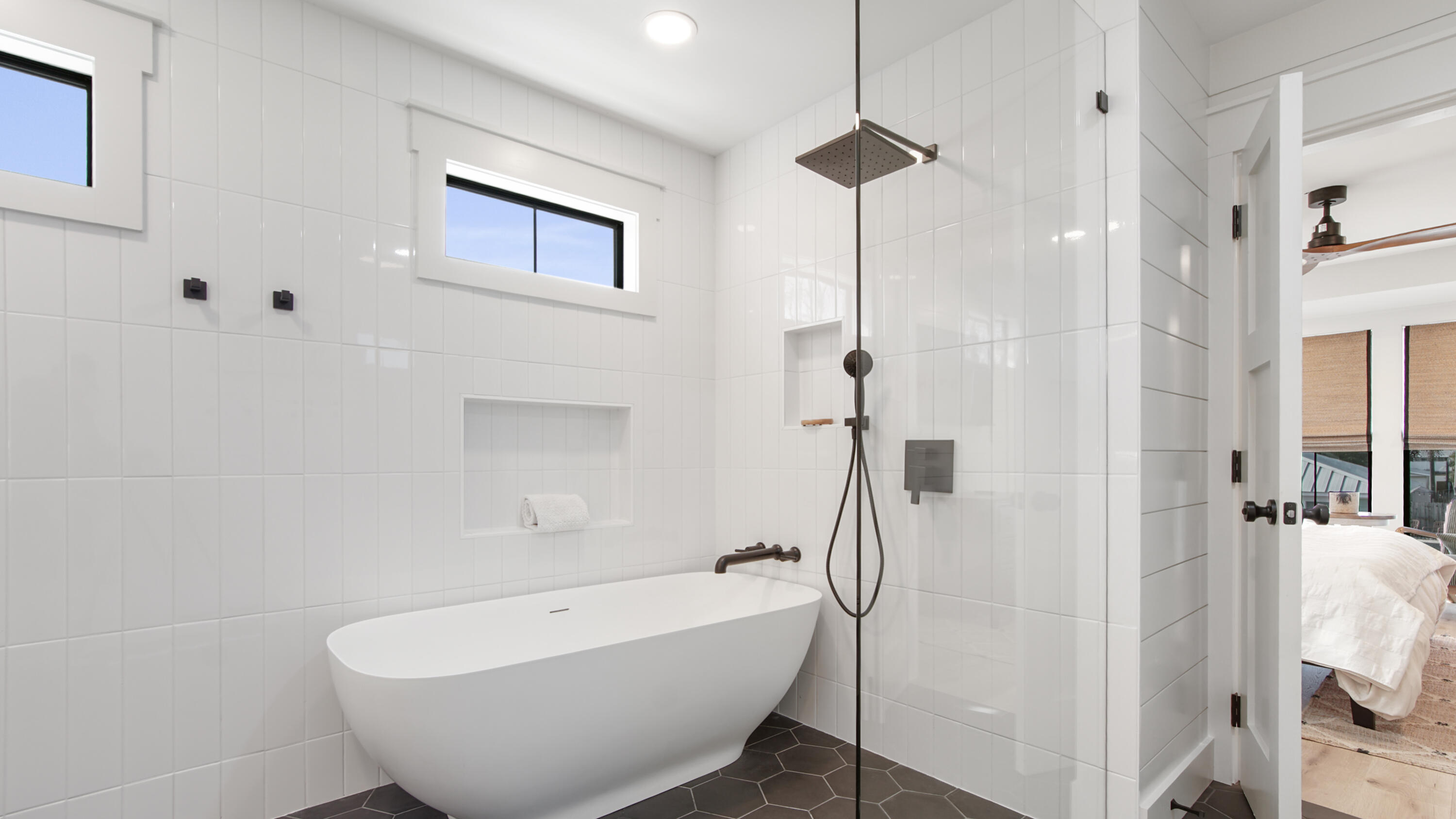 LAGUNA BEACH - Residential