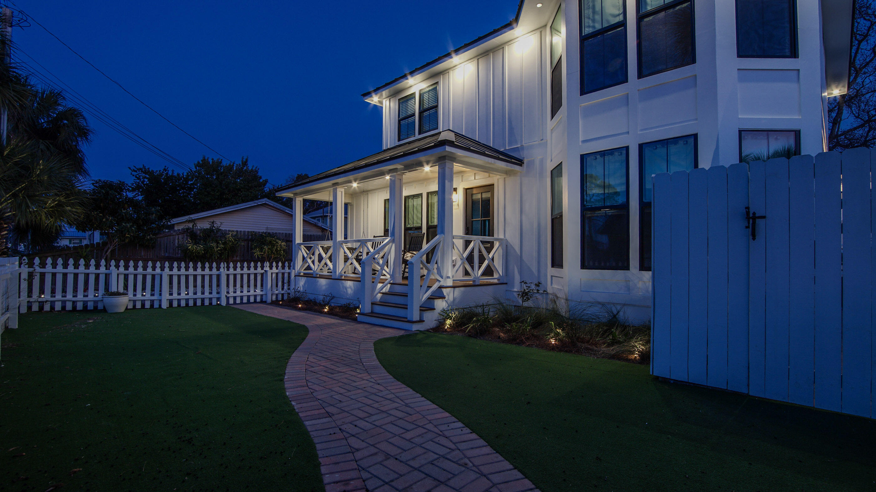 LAGUNA BEACH - Residential