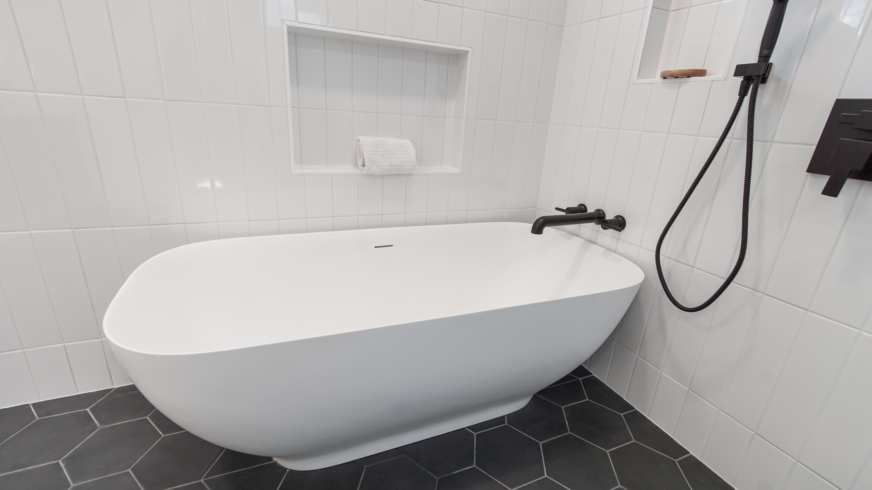 LAGUNA BEACH - Residential