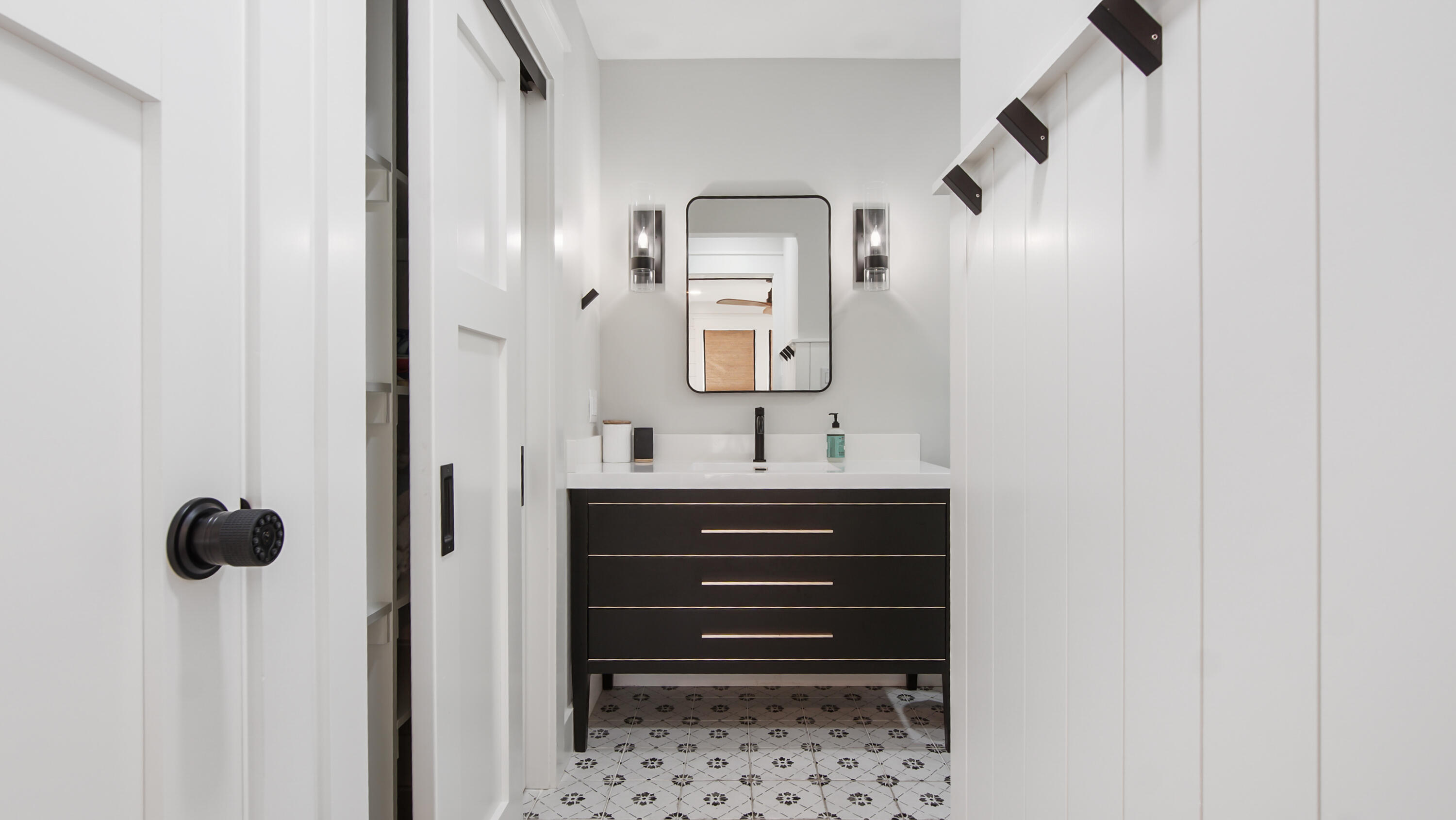 LAGUNA BEACH - Residential