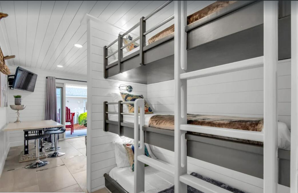 UNIT 107 SUMMERSPELL CONDO - Residential