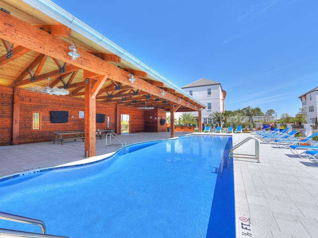 The Retreat at Miramar - Residential