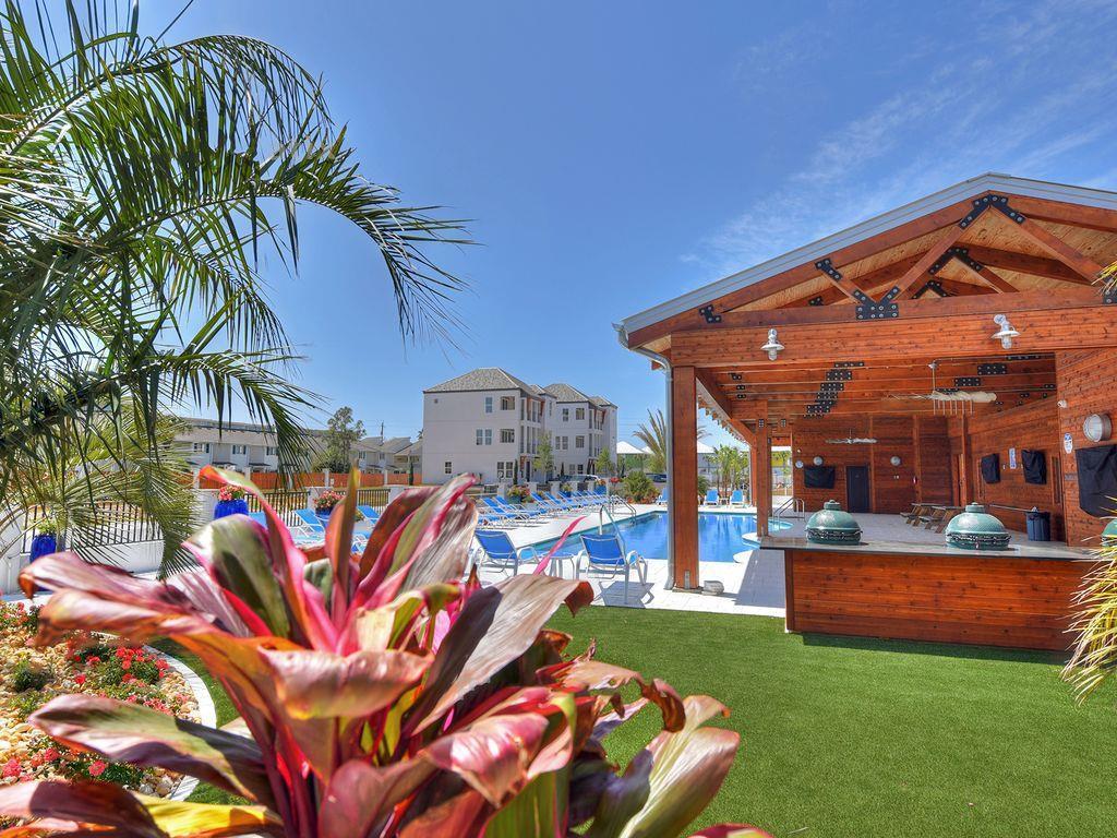 The Retreat at Miramar - Residential