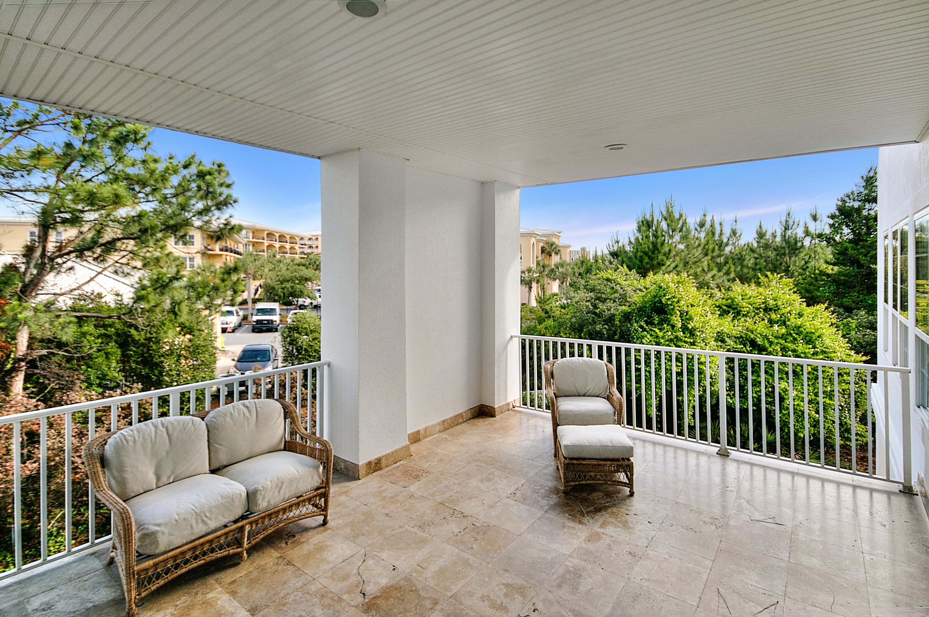 VILLAGE OF WHITE CLIFFS THE - Residential