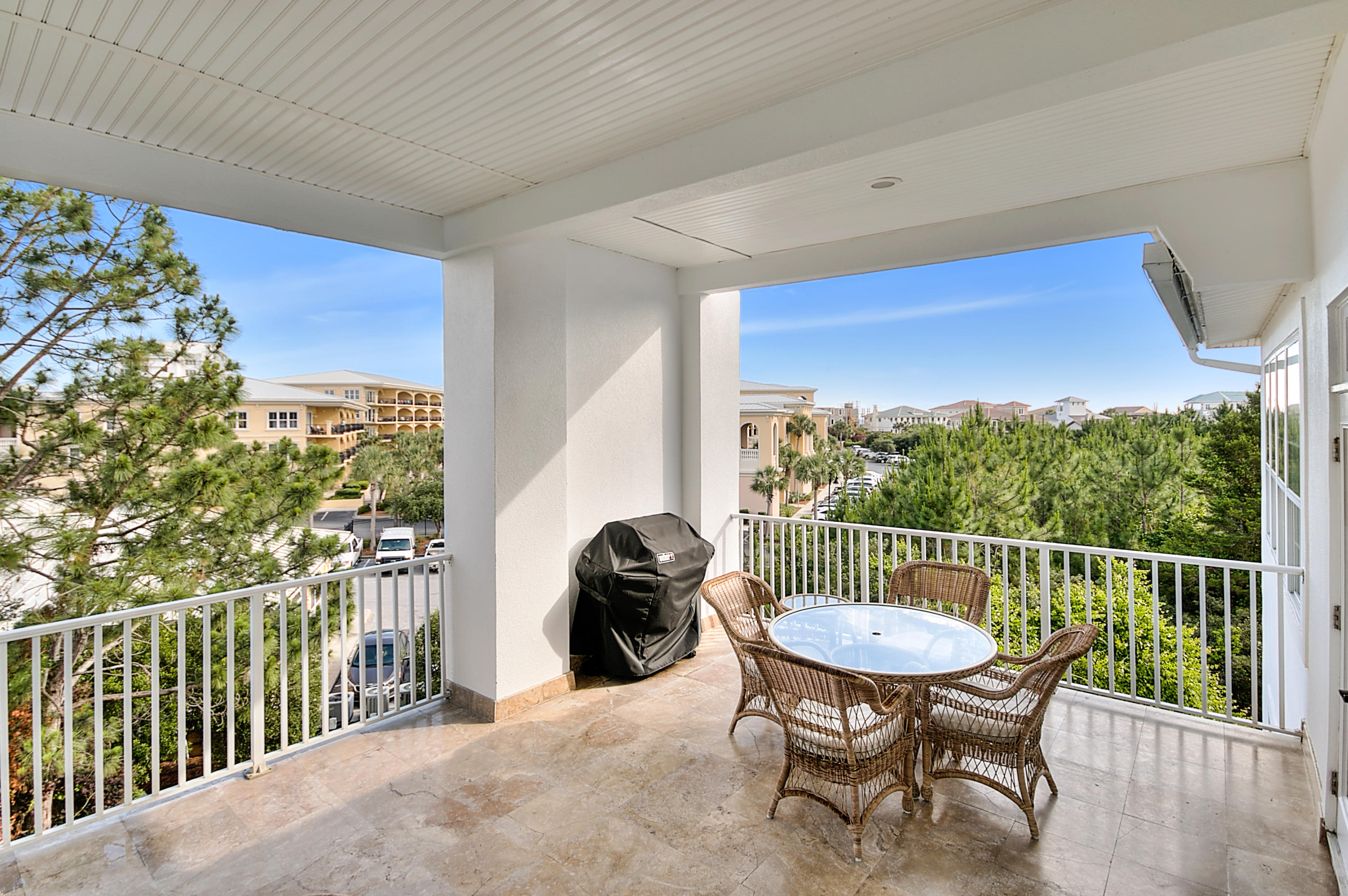 VILLAGE OF WHITE CLIFFS THE - Residential