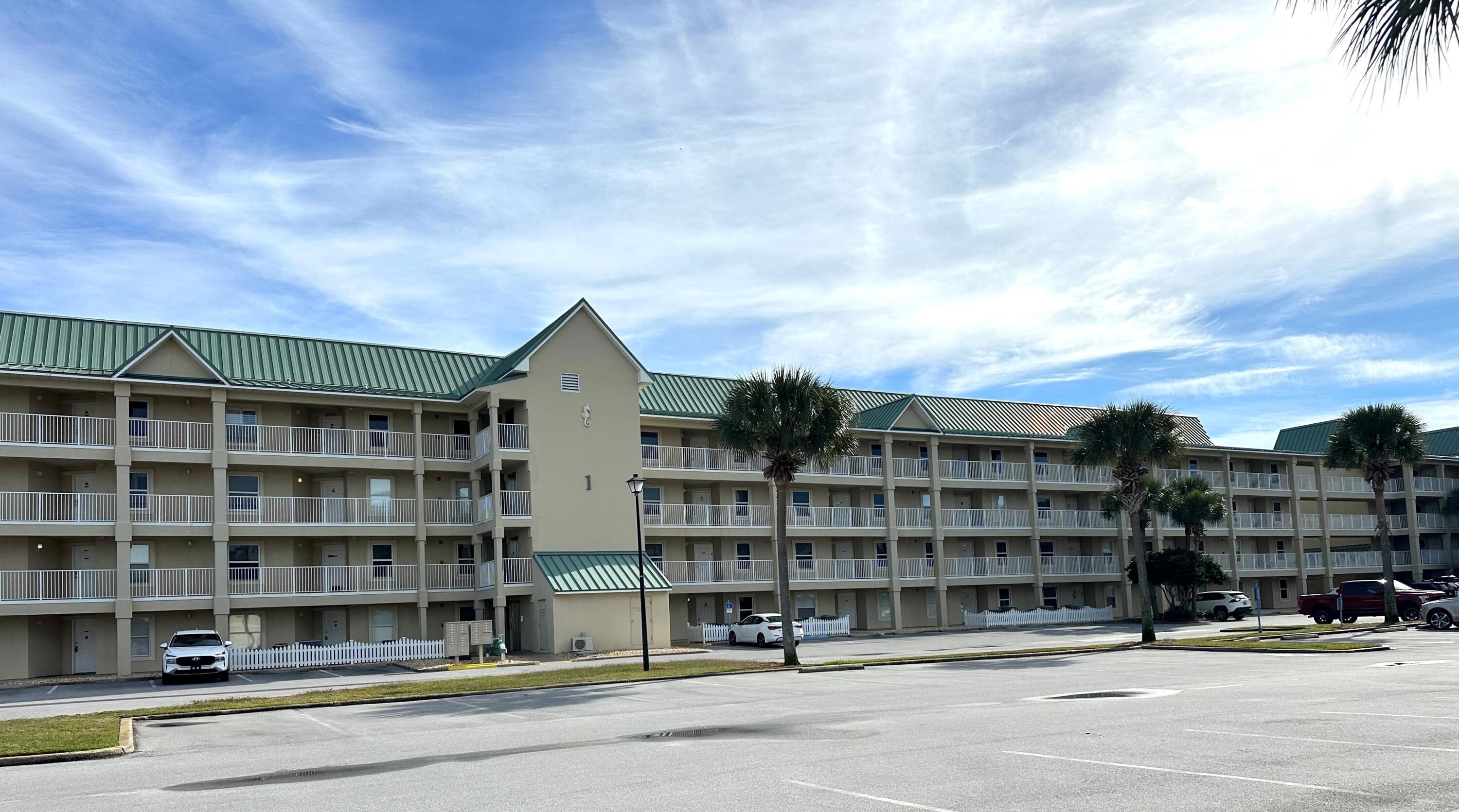 MARAVILLA CONDO 3 - Residential