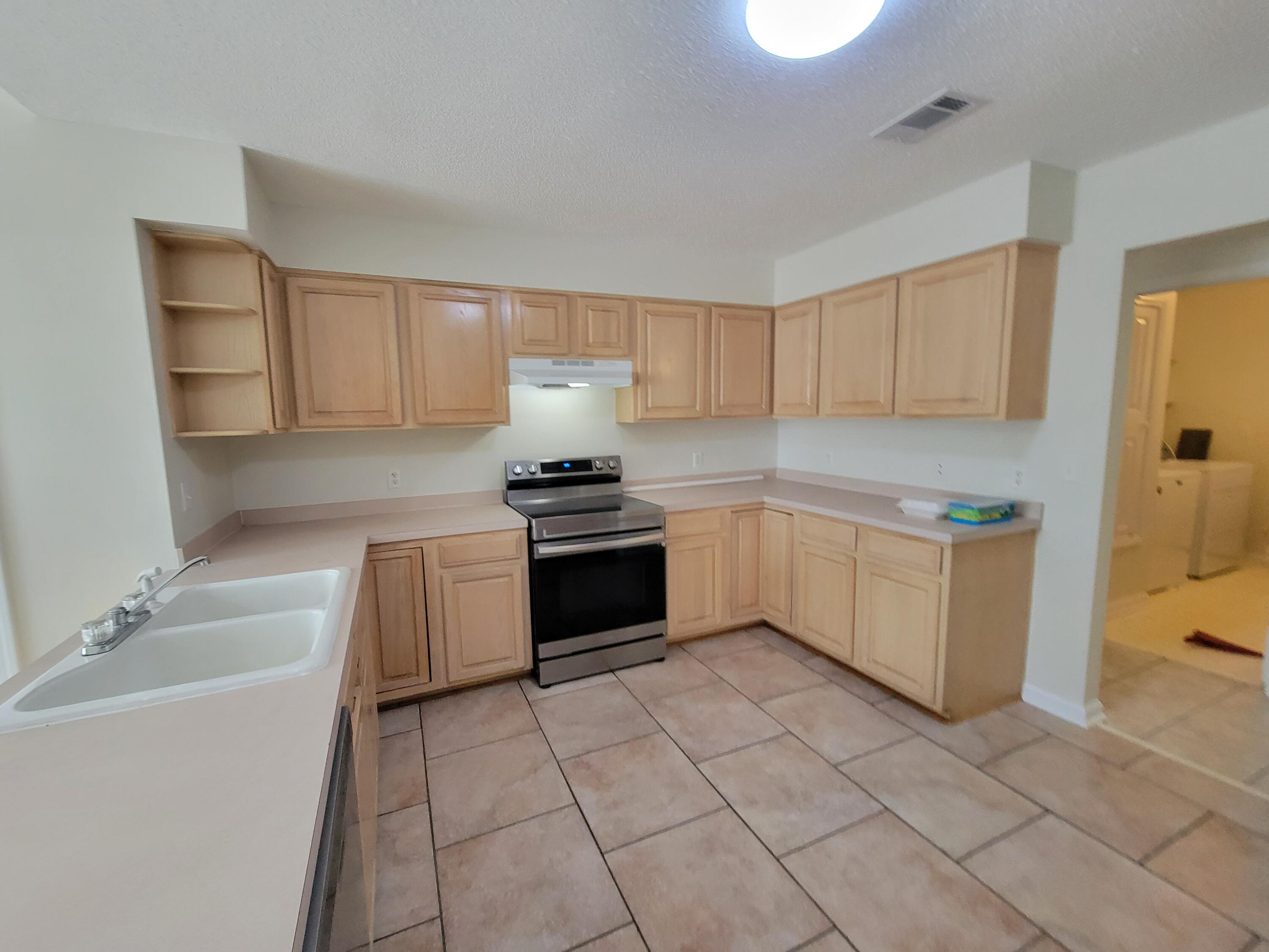 HIDDEN LAKES ESTATES - Residential