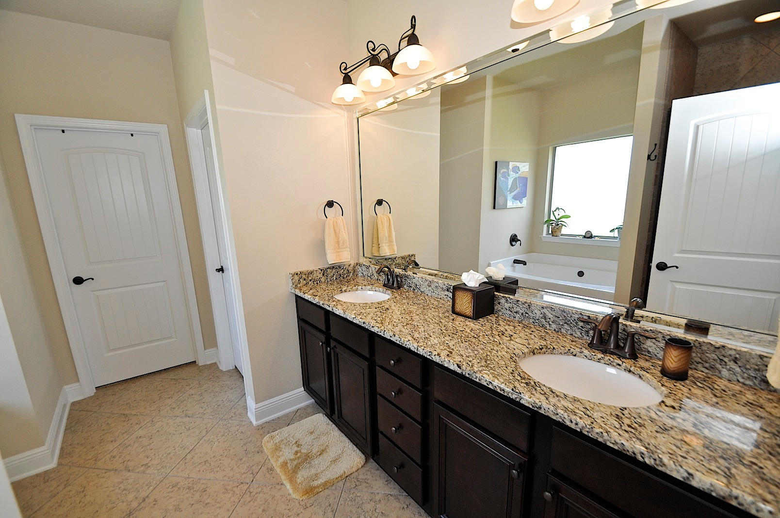 WHISPERING LAKE - Residential