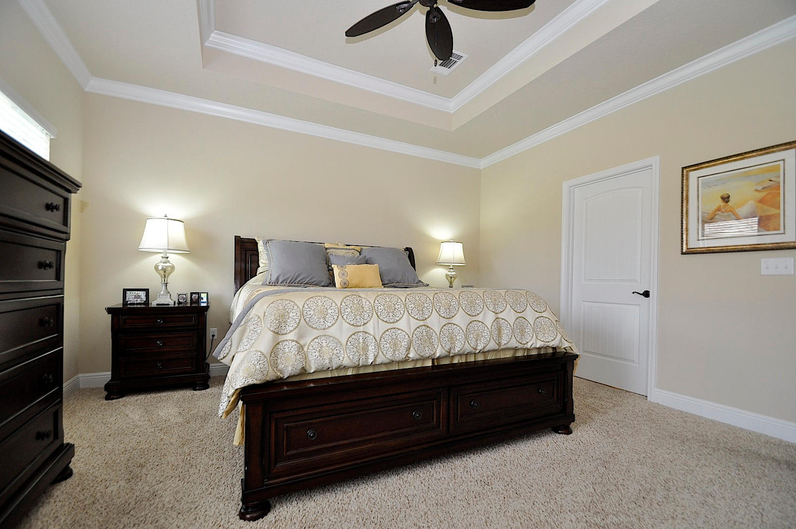 WHISPERING LAKE - Residential