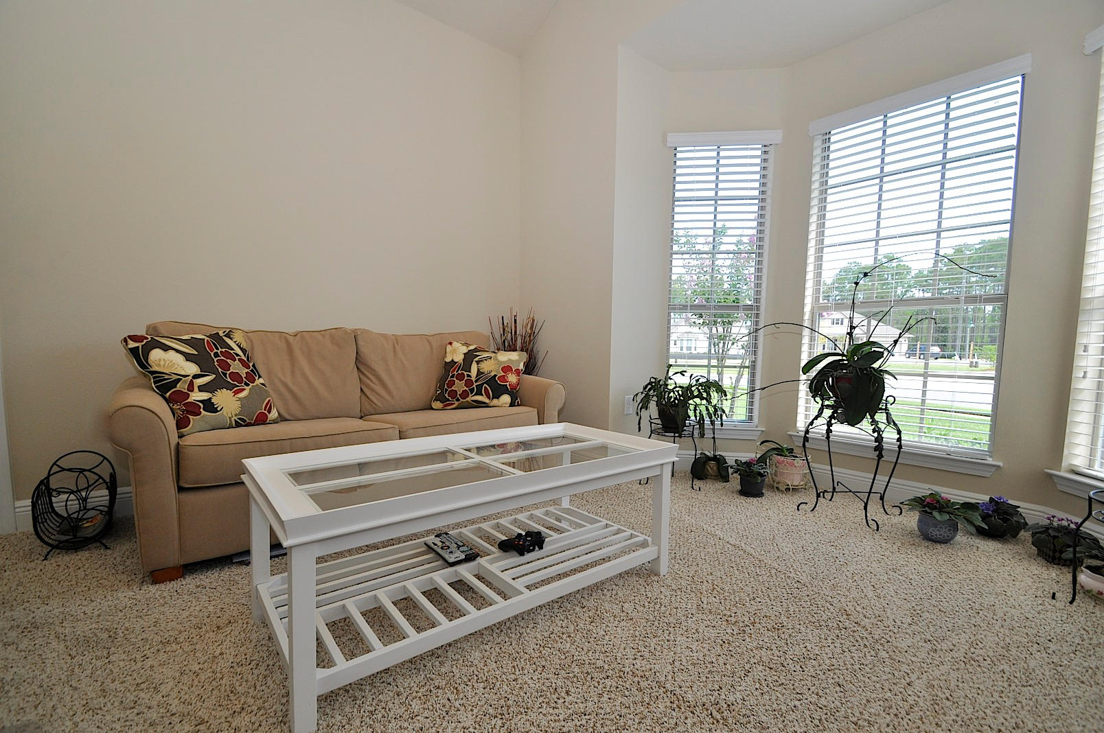 WHISPERING LAKE - Residential