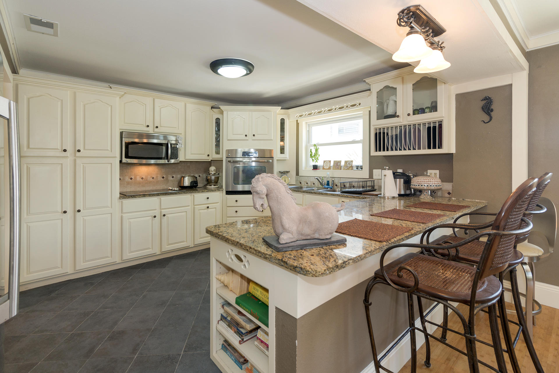 CRYSTAL BEACH - Residential