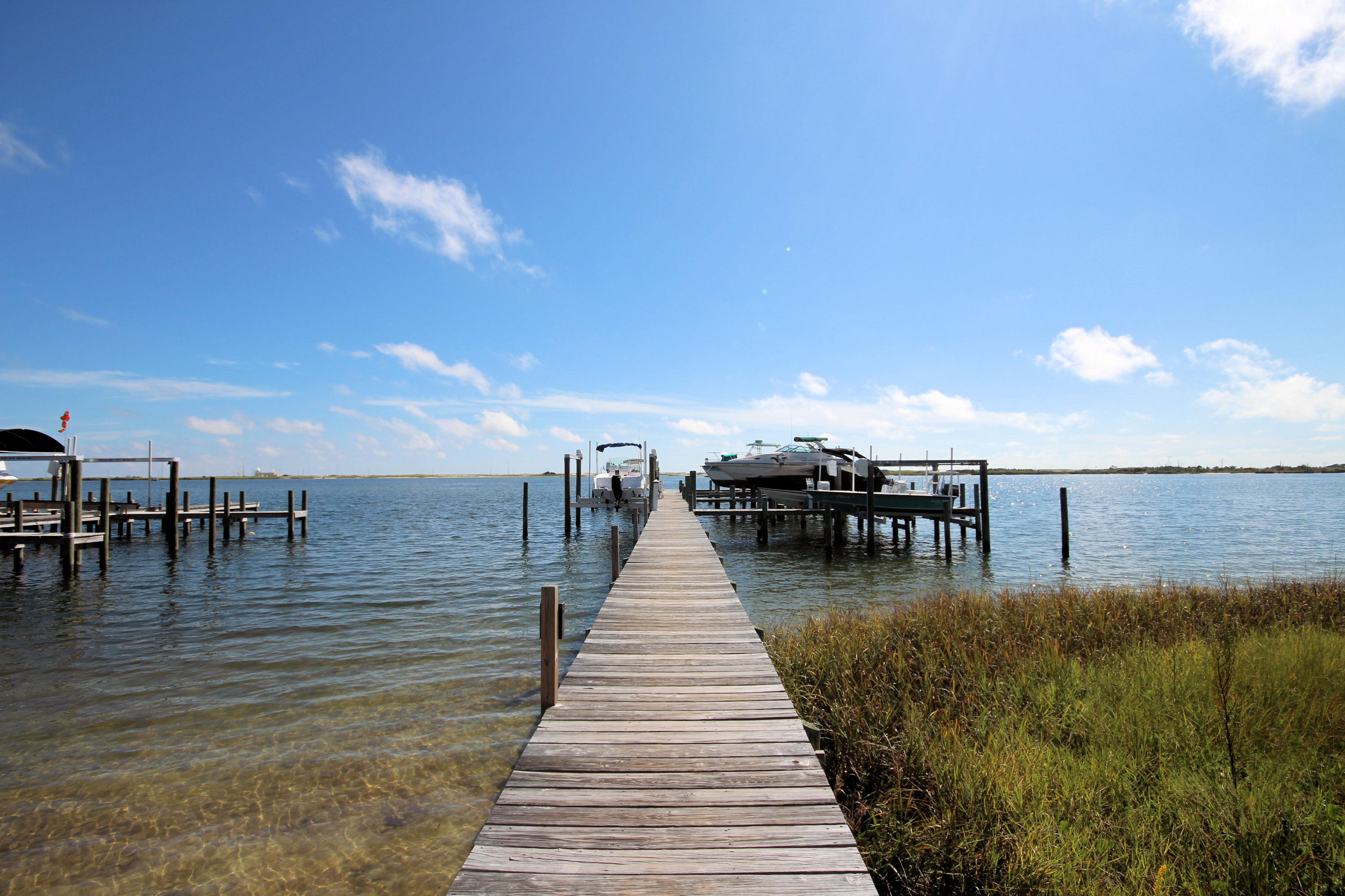 ISLANDVIEW BEACH - Residential